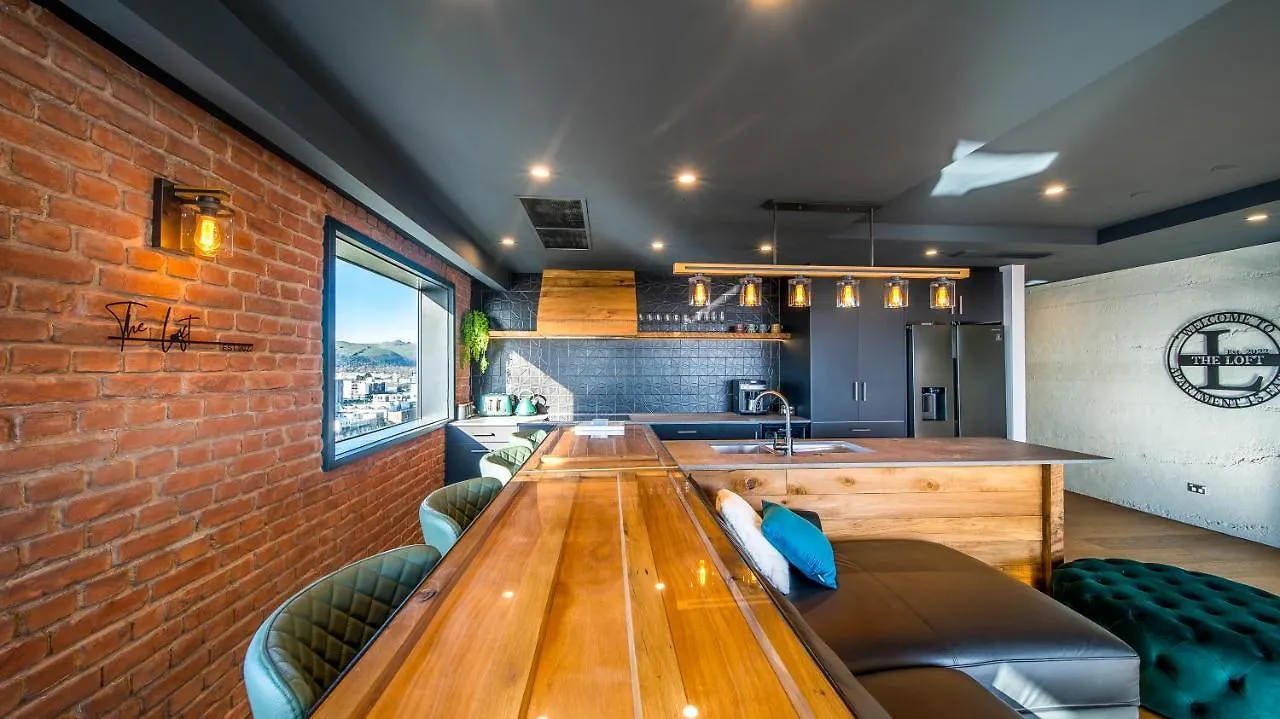 Cbd Loft Style Apartment With Free Valet Parking Christchurch
