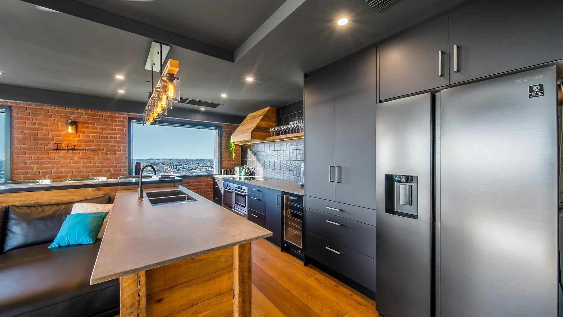 Cbd Loft Style Apartment With Free Valet Parking Christchurch 0*,